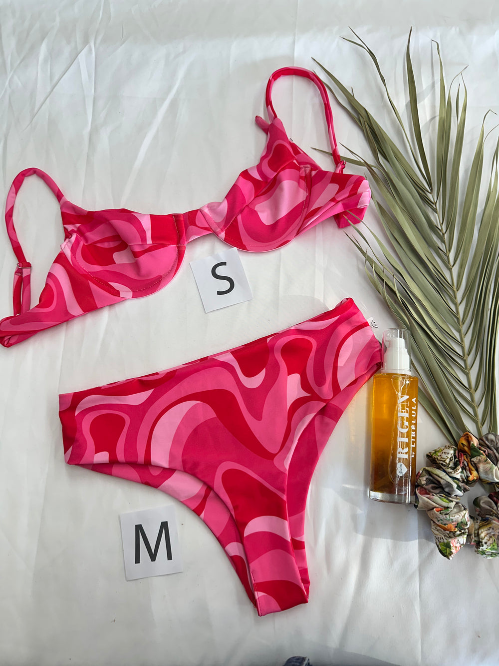 REMATE :  TOP S + BOTTOM M.  MOULING ROUGE