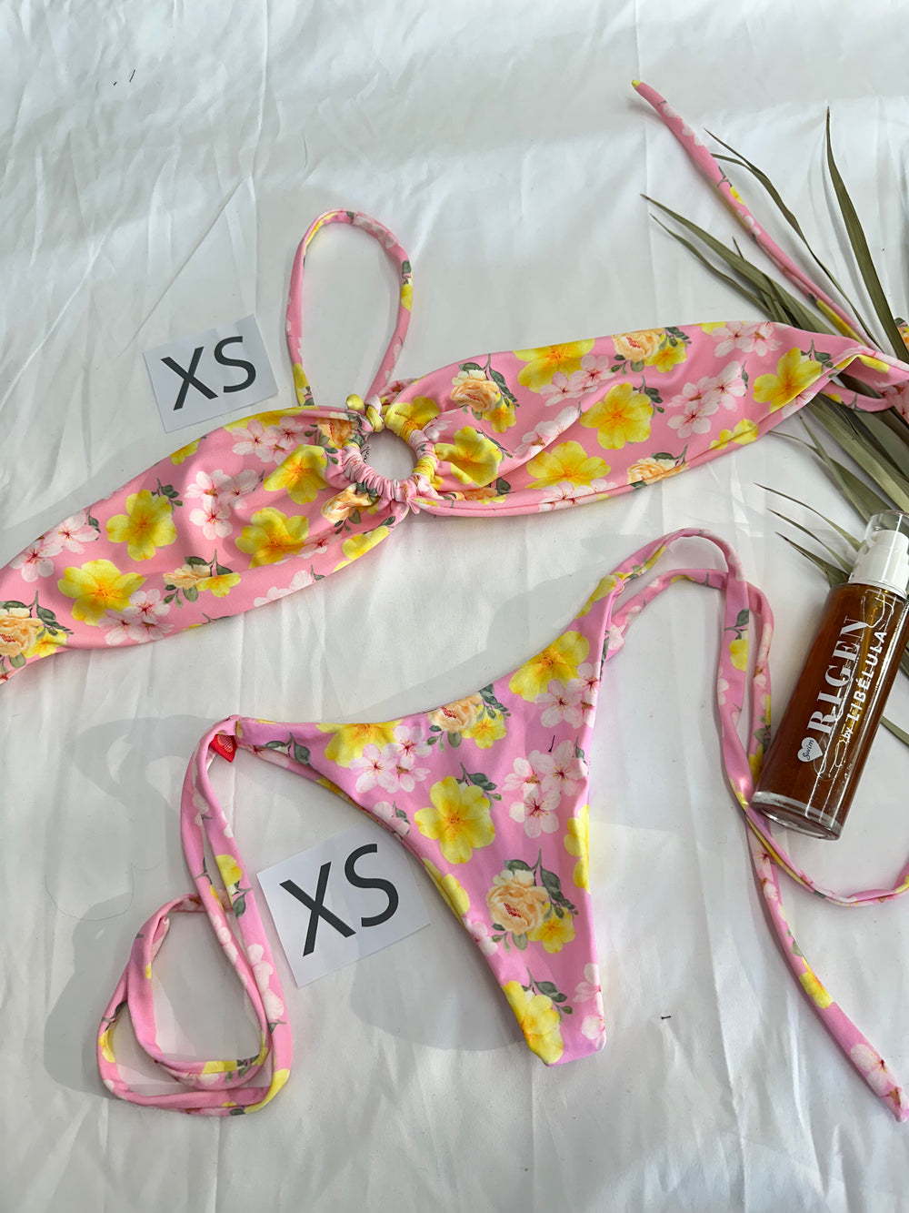 REMATE :  TOP XS  + BOTTOM XS  TROPICAL FLOWER